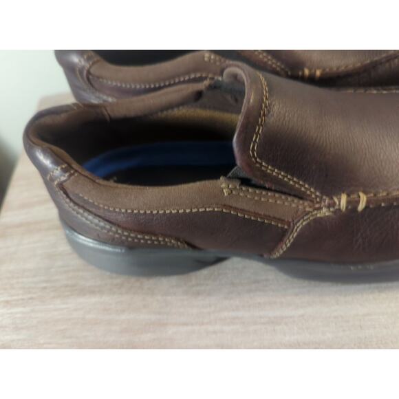 Clarks Comfort Loafer Mens 9.5 Fit Brown Leather Preppy Slip On Dress Shoes - Picture 6 of 6